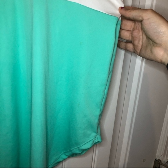 PINK Victoria’s Secret Green & White Tank Top Size Medium - Picture 9 of 9